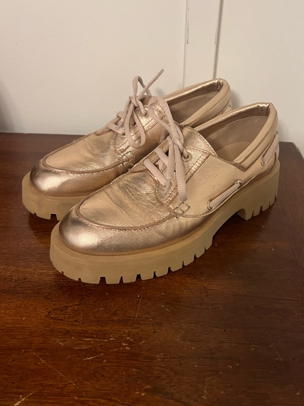 Bruno Premi Metallic Rose Gold Lug Sole Women's Lace-Up Loafers size 7 (EU 37)